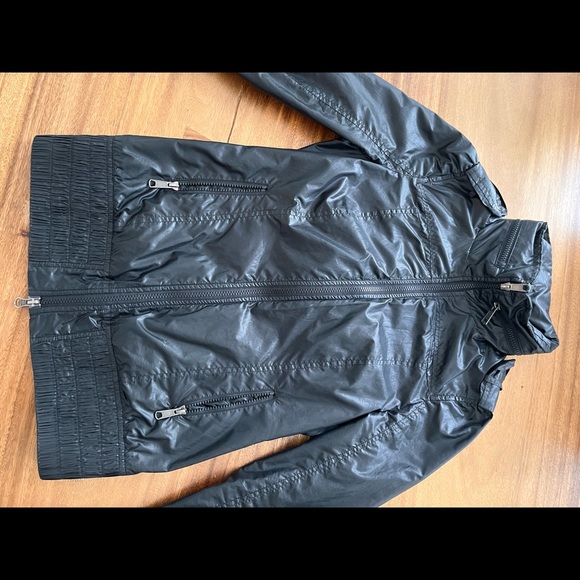 COPY - Mackage Perla Packable Rain Jacket Hoodie Trench Zipper Pockets Bag Bomb… - Picture 4 of 11